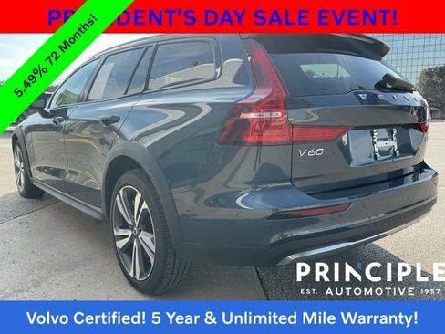 Certified 2025 Volvo V60 B5 Cross Country Plus image 13