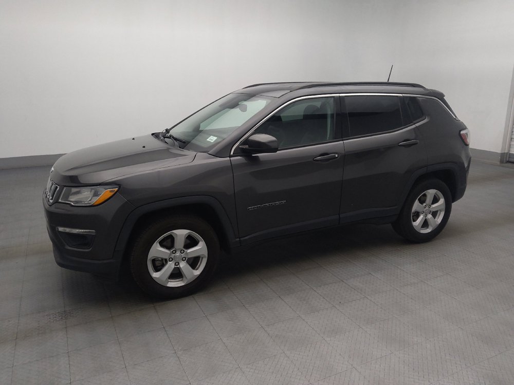 Used 2018 Jeep Compass Latitude w/ Popular Equipment Group FWD image 2