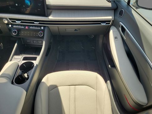 New 2025 Hyundai Sonata Limited image 16