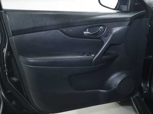 Used 2017 Nissan Rogue SV w/ SV Premium Package AWD/4WD image 15