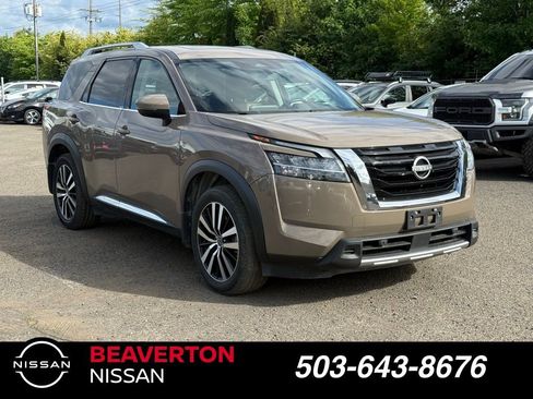 Used 2024 Nissan Pathfinder Platinum FWD image 1