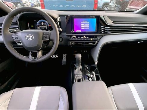 New 2026 Toyota Camry SE image 5