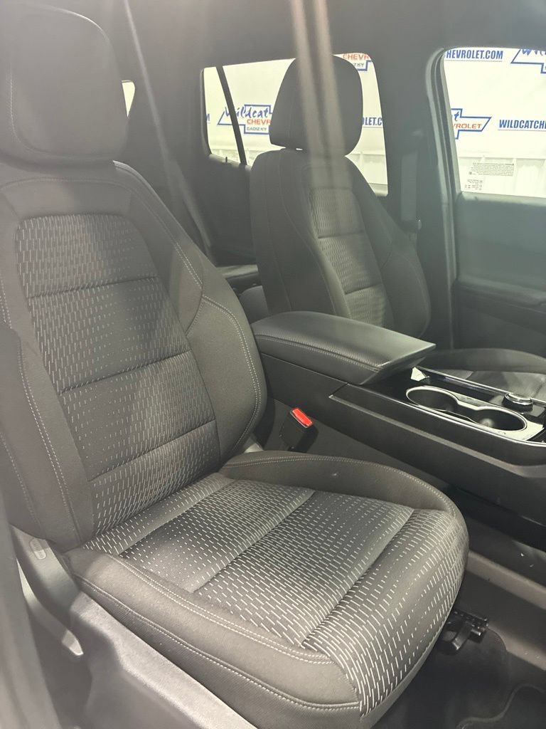 Used 2026 Chevrolet Equinox LT AWD/4WD image 40