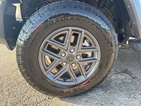 Used 2024 Jeep Wrangler Sport AWD/4WD image 26