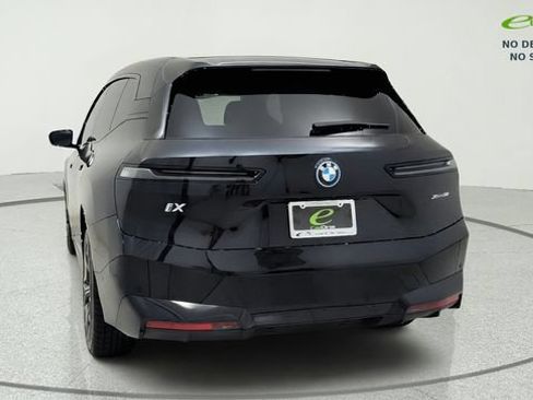 Used 2024 BMW iX xDrive50 w/ Premium Package AWD/4WD image 7