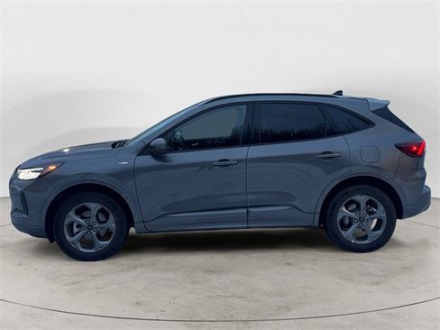 Used 2024 Ford Escape ST-Line Select w/ Tech Pack #2 image 2