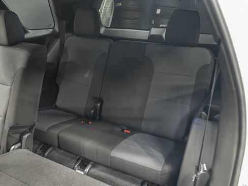 Used 2023 Chevrolet Traverse LT AWD/4WD image 28