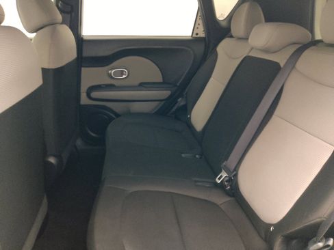 Used 2019 Kia Soul FWD image 18