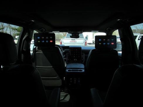 Used 2025 GMC Yukon XL AT4 Ultimate AWD/4WD image 39