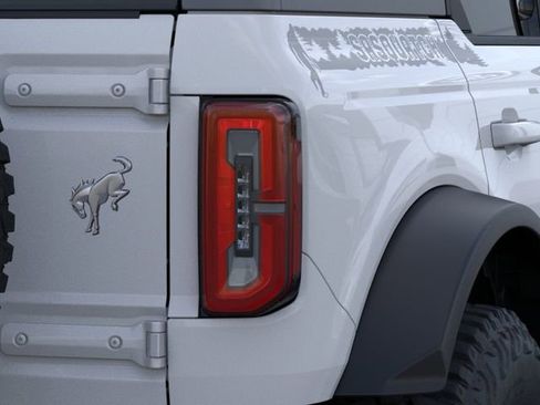 New 2025 Ford Bronco Outer Banks w/ Sasquatch Package AWD/4WD image 23