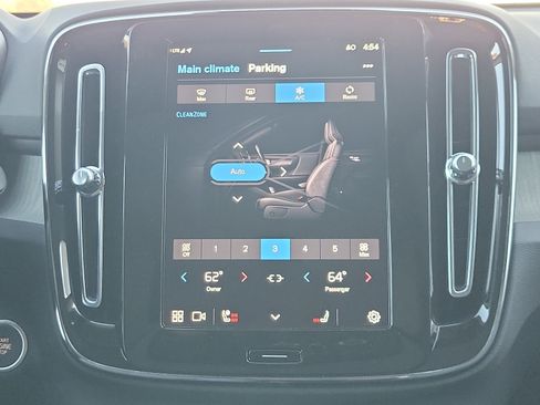 New 2025 Volvo XC40 B5 Plus w/ Protection Package Premier AWD/4WD image 12
