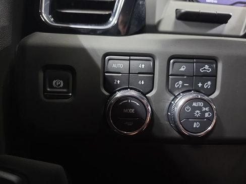 Used 2025 GMC Sierra 3500 Denali w/ Denali Reserve Package AWD/4WD image 27