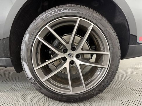 New 2026 Porsche Macan AWD/4WD image 12