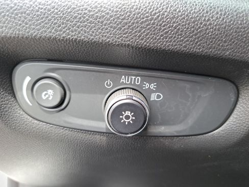 Used 2023 Chevrolet Traverse RS AWD/4WD image 26