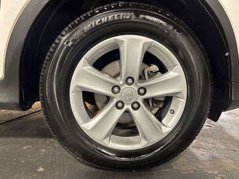 Used 2014 Toyota RAV4 XLE AWD/4WD image 9