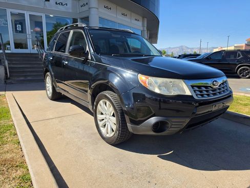 Used 2012 Subaru Forester 2.5X Premium AWD/4WD image 3
