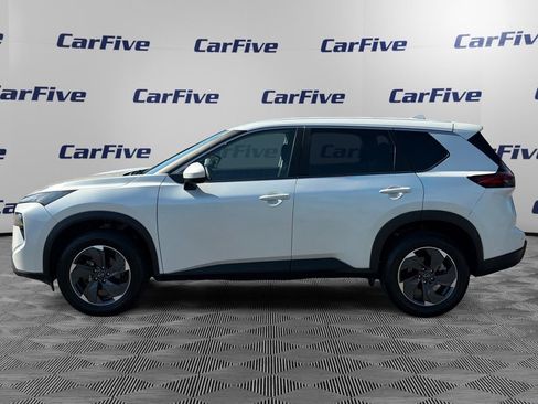 Used 2024 Nissan Rogue SV AWD/4WD image 2