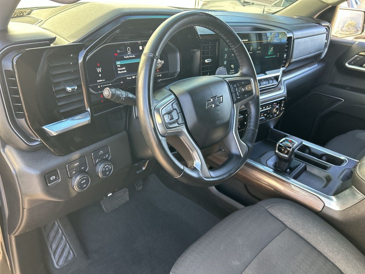 Used 2025 Chevrolet Silverado 1500 RST AWD/4WD image 15