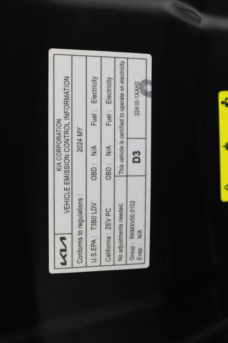 Used 2024 Kia EV6 Wind RWD image 34