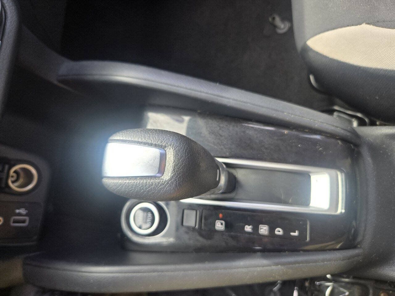 Used 2021 Nissan Versa SV FWD image 39