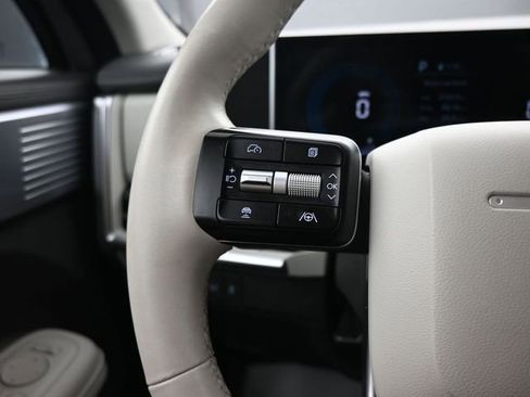 Used 2025 Hyundai Santa Fe SEL image 16