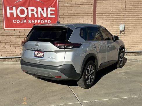 Used 2023 Nissan Rogue SV image 8