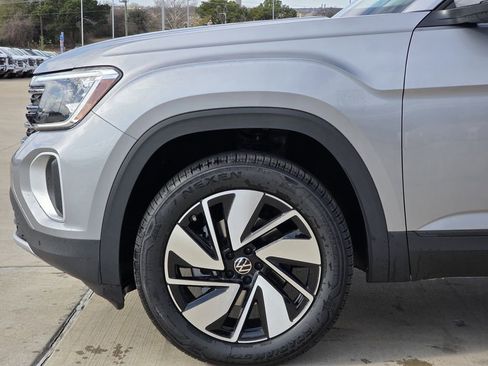 New 2026 Volkswagen Atlas SE FWD image 6