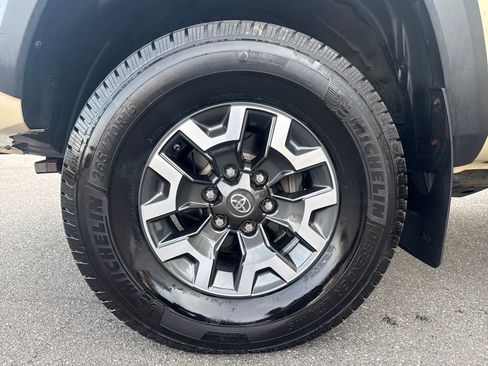 Used 2017 Toyota Tacoma TRD Off-Road w/ Tow Package image 23