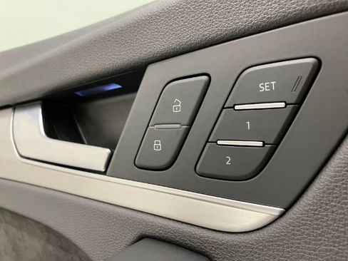 Used 2018 Audi SQ5 Premium Plus AWD/4WD image 26