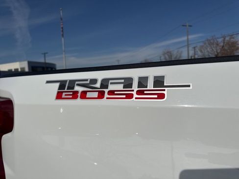 Used 2020 Chevrolet Silverado 1500 LT Trail Boss image 11