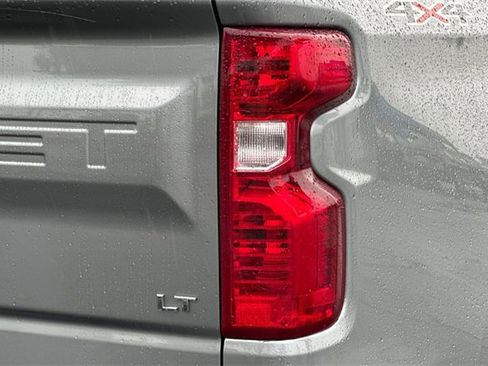 Used 2025 Chevrolet Silverado 1500 LT image 29
