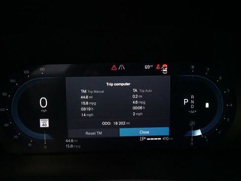 Used 2025 Volvo V60 B5 Cross Country Plus image 2