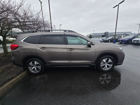 Used 2022 Subaru Ascent Premium w/ Convenience Package image 4