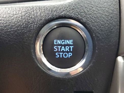 Used 2024 Toyota 4Runner Limited AWD/4WD image 32