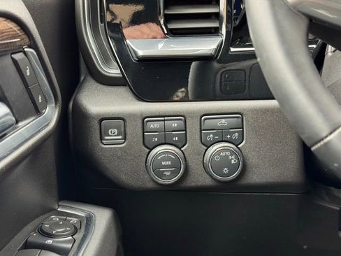 Used 2025 Chevrolet Silverado 1500 LT image 31