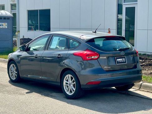 Used 2017 Ford Focus SE FWD image 3