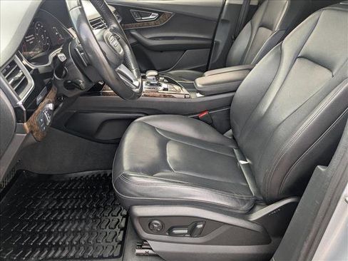 Used 2018 Audi Q7 3.0T Prestige w/ Prestige Package image 16