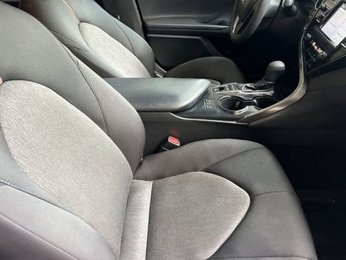 Used 2019 Toyota Camry LE image 26