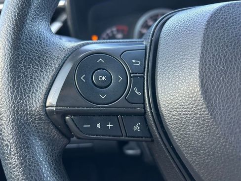 Used 2022 Toyota Corolla LE image 18