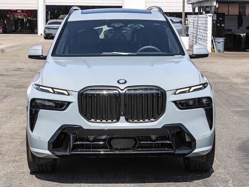 New 2027 BMW X7 xDrive40i w/ M Sport Package AWD/4WD image 2