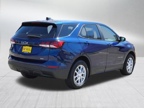 Used 2023 Chevrolet Equinox LS w/ LS Convenience Package AWD/4WD image 7