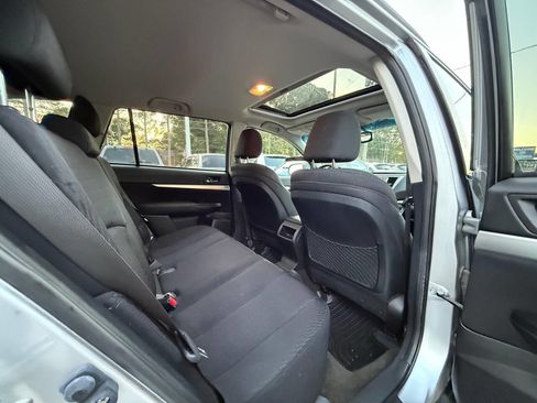 Used 2012 Subaru Outback 2.5i Premium image 11