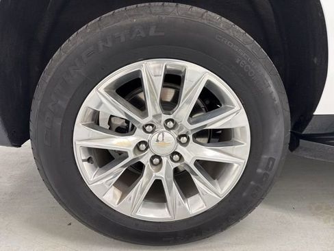 Used 2024 Chevrolet Suburban Premier image 38