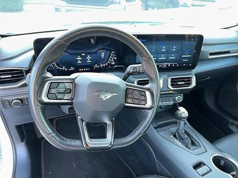 Used 2024 Ford Mustang Premium image 8