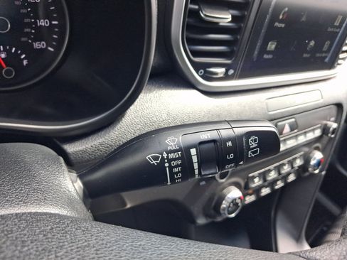 Used 2020 Kia Sportage LX AWD/4WD image 24