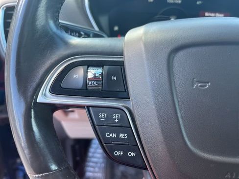 Used 2020 Lincoln Nautilus Reserve image 19