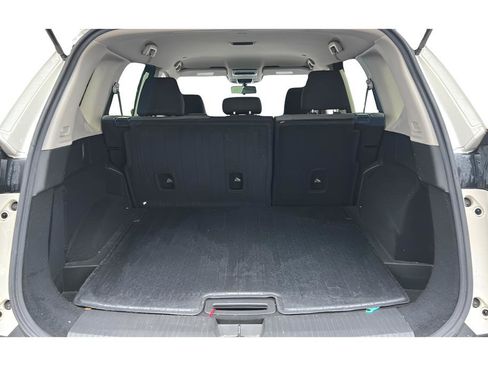 Used 2023 Nissan Rogue SV FWD image 11