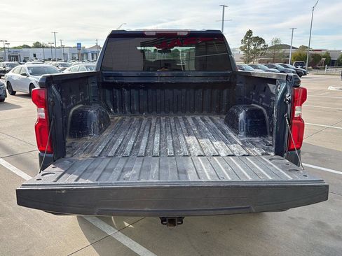 Used 2020 Chevrolet Silverado 1500 Custom w/ Custom Value Package image 8