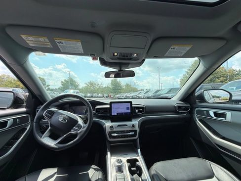 Used 2023 Ford Explorer XLT w/ Equipment Group 202A AWD/4WD image 5