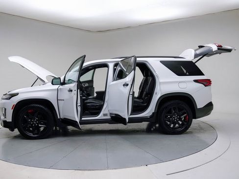 Used 2022 Chevrolet Traverse Premier w/ Redline Edition image 18